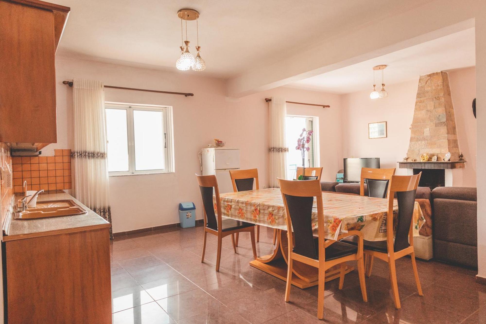 Beachfront Apartment Himarë Eksteriør billede