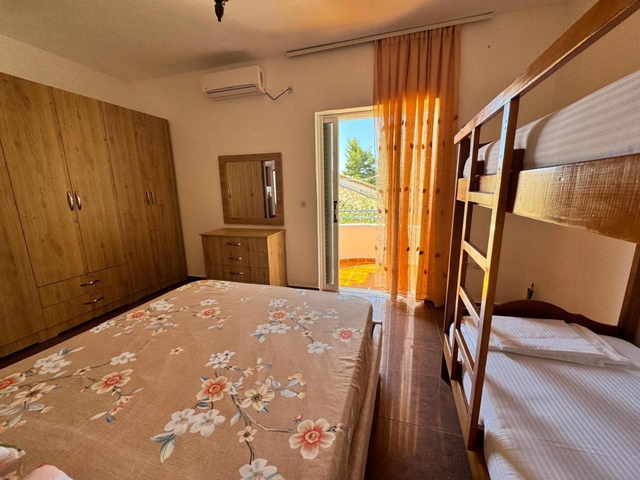 Beachfront Apartment Himarë Eksteriør billede